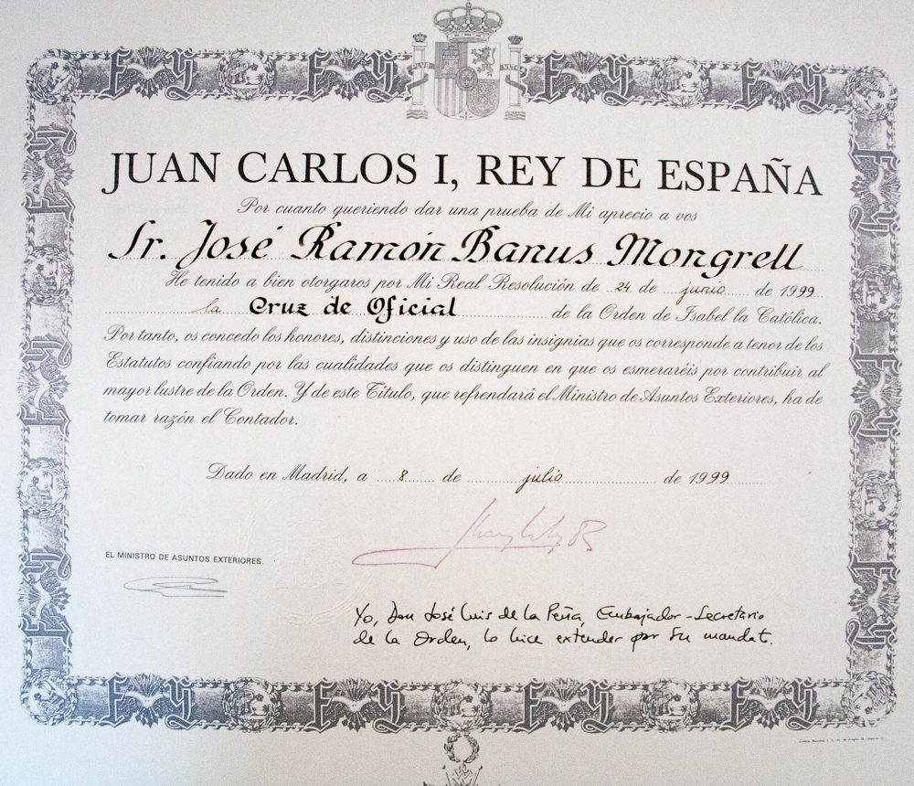 Diploma: Cruz de Oficial de la Orden de Isabel la Católica, otorgada por el Rey Juan Carlos I